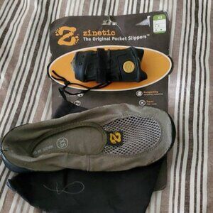 Zinetic Hiking Slippers Size 6 New!